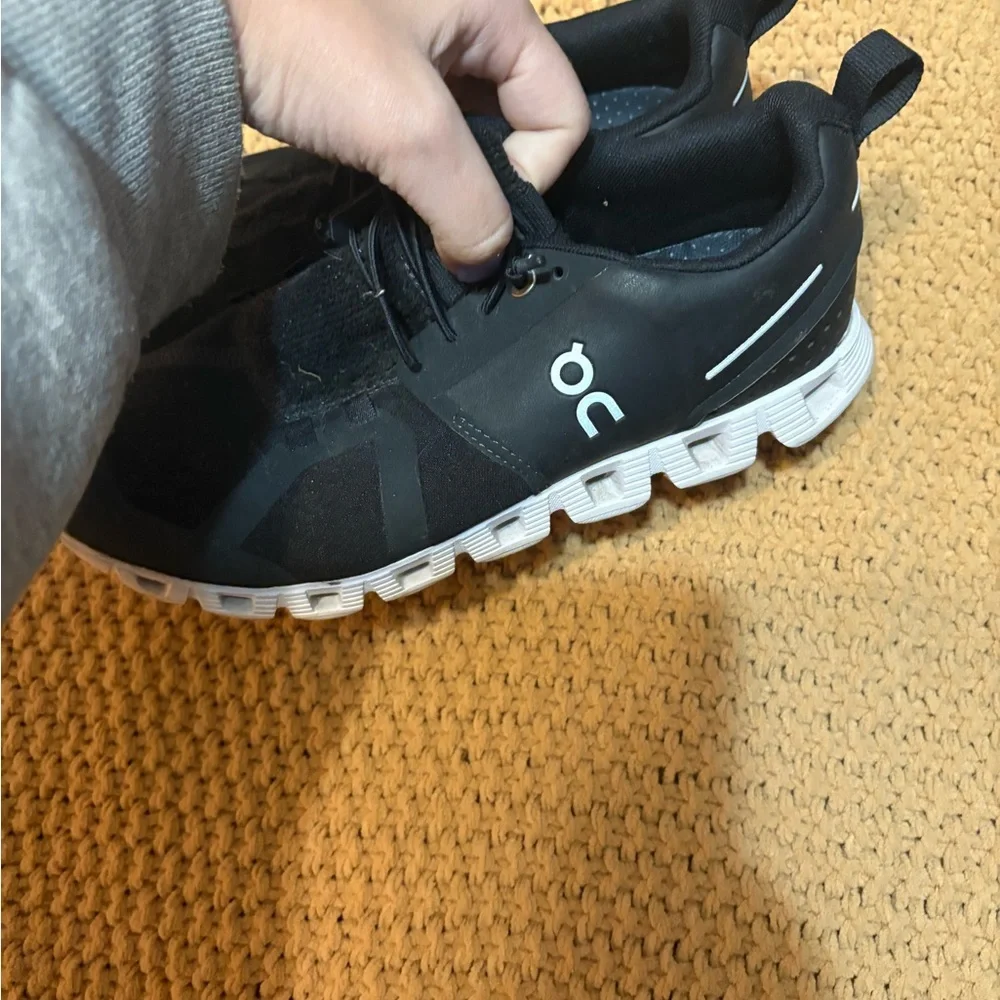 On Running Black Sneakers - Picture 4 of 4